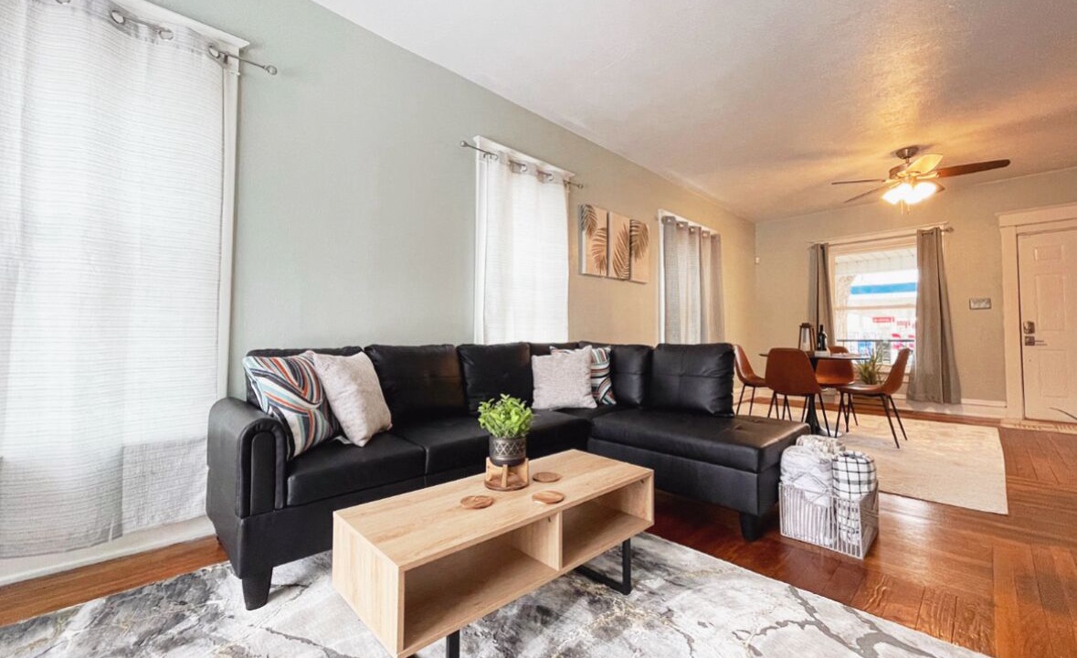 Photo of Livingroom in Elkhart