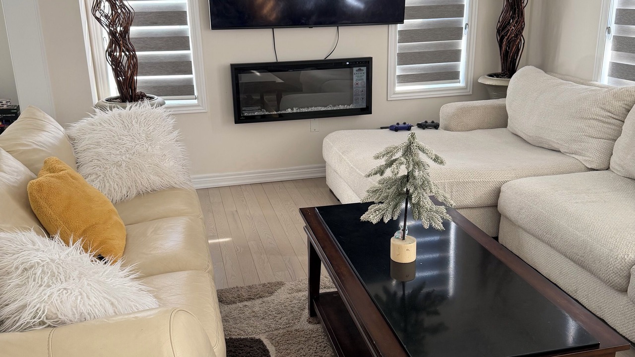 Photo of Livingroom in Durham Region