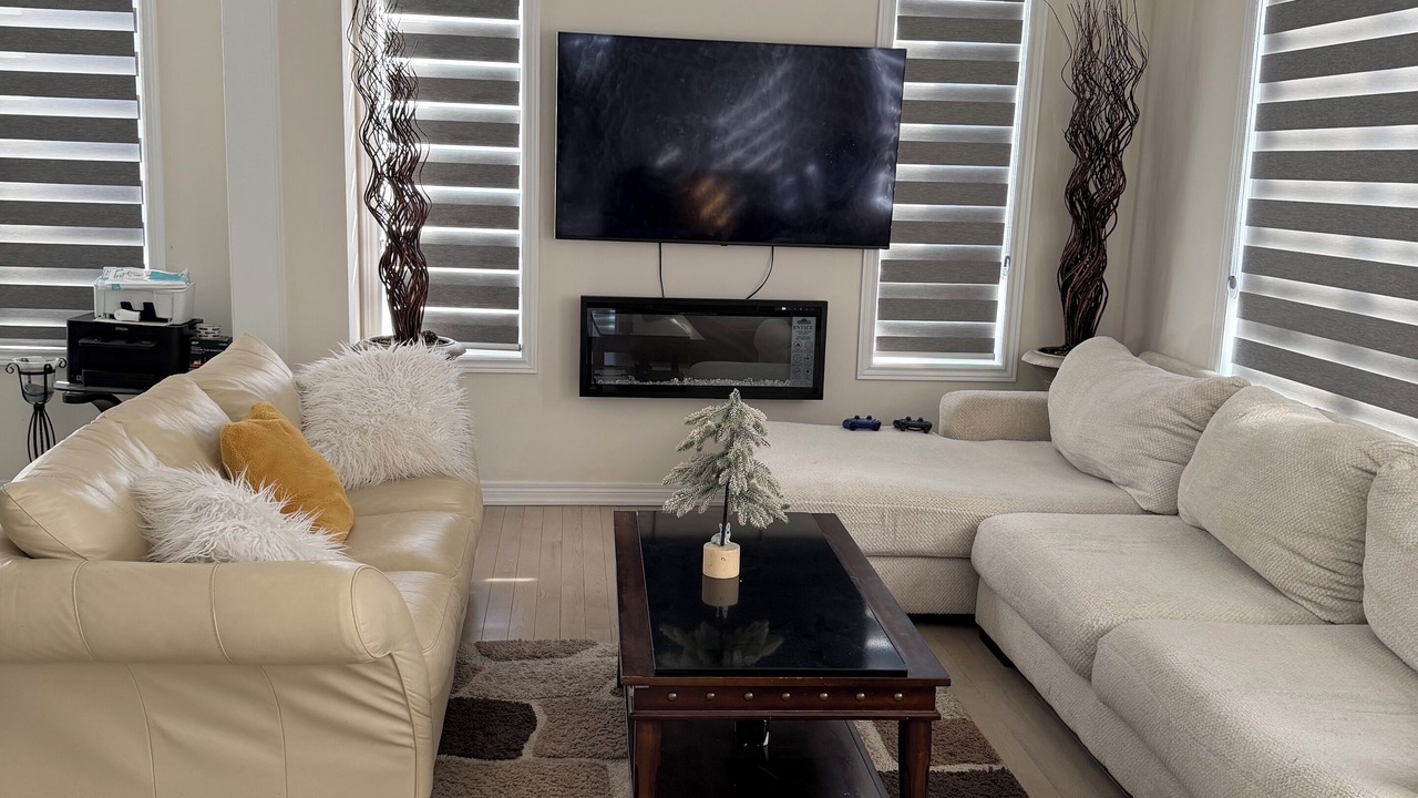 Photo of Livingroom in Durham Region