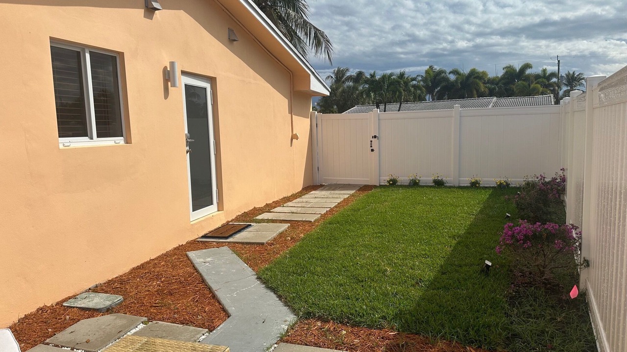Photo of Patio Balcony in Garden Isles