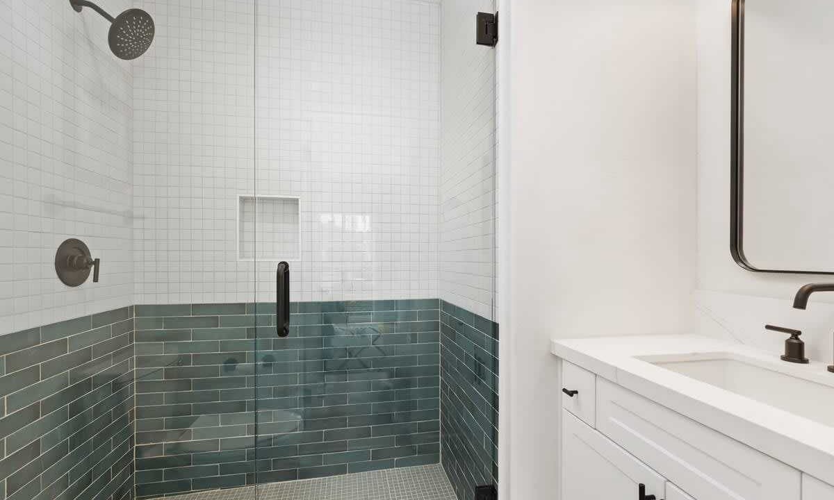 Photo of Bathroom in Olde Solana Beach