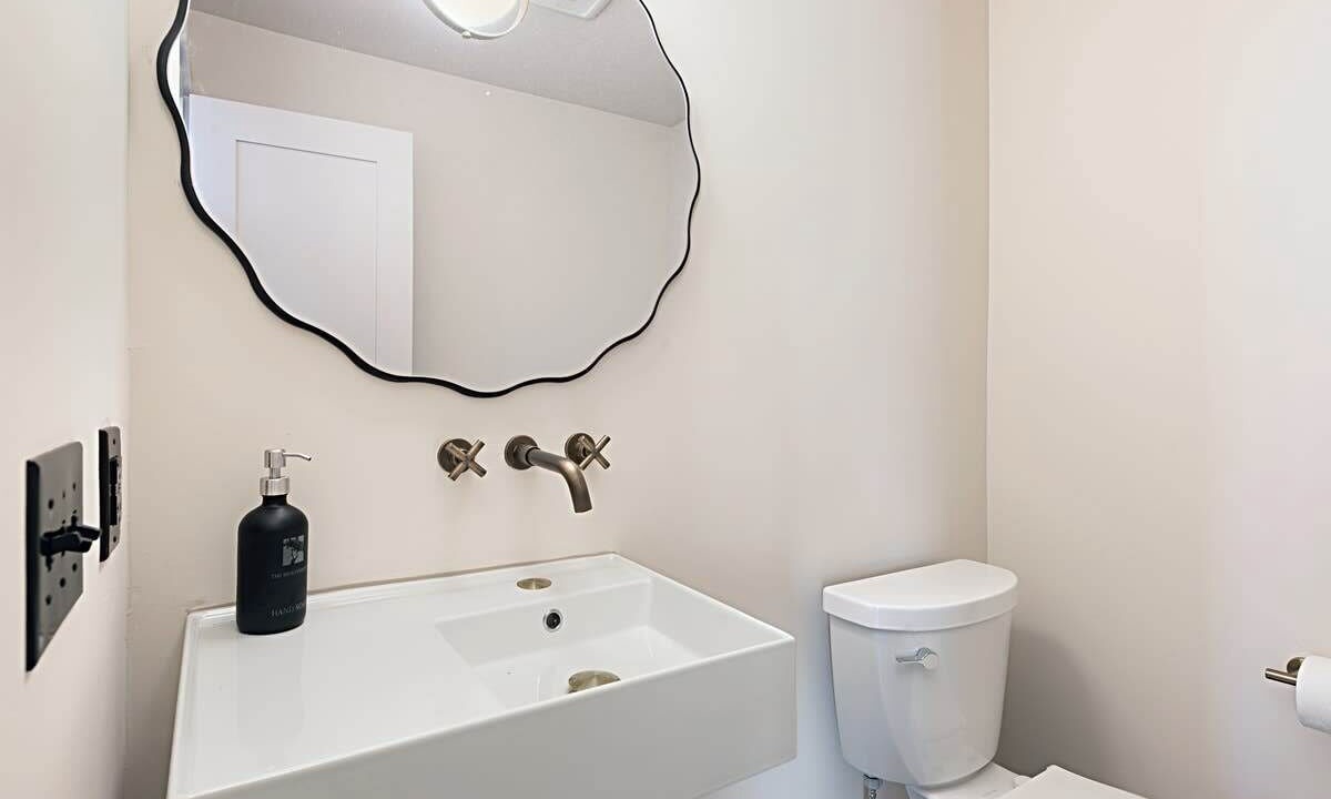 Photo of Bathroom in Village of La Jolla