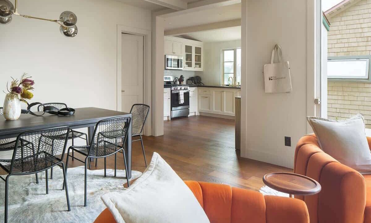 Photo of Livingroom in Village of La Jolla