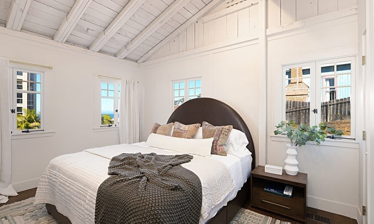 Photo of Bedroom in Village of La Jolla