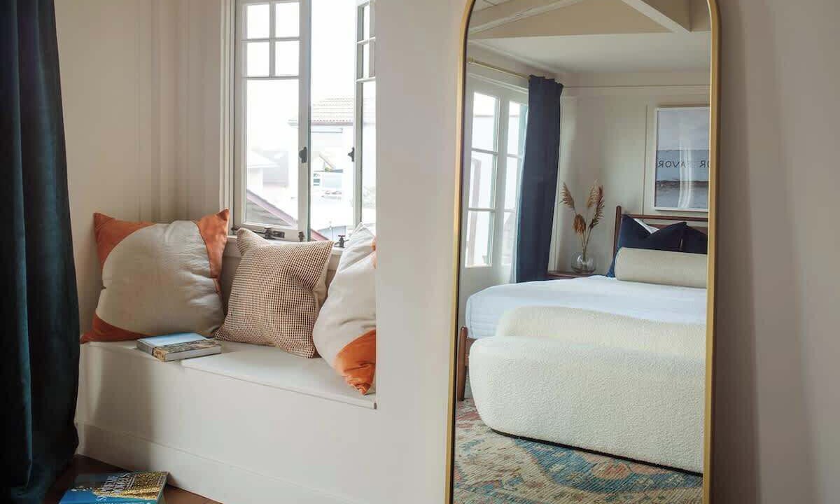 Photo of Bedroom in Village of La Jolla