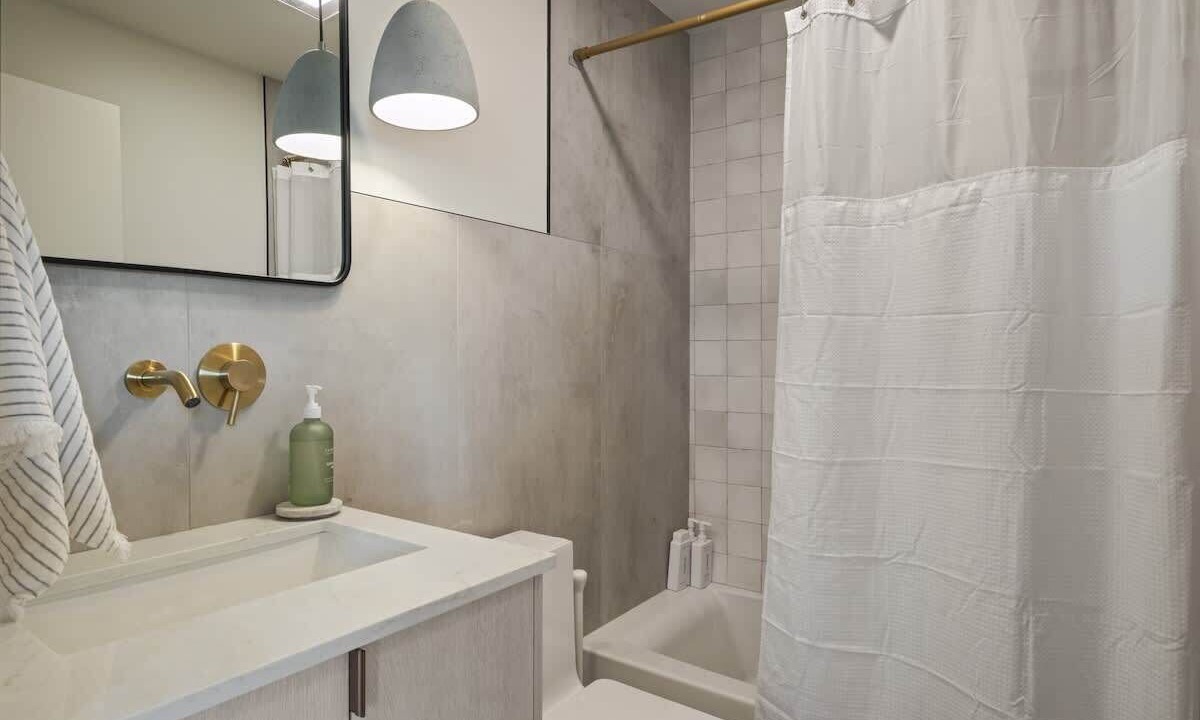Photo of Bathroom in Bryn Mawr-Skyway