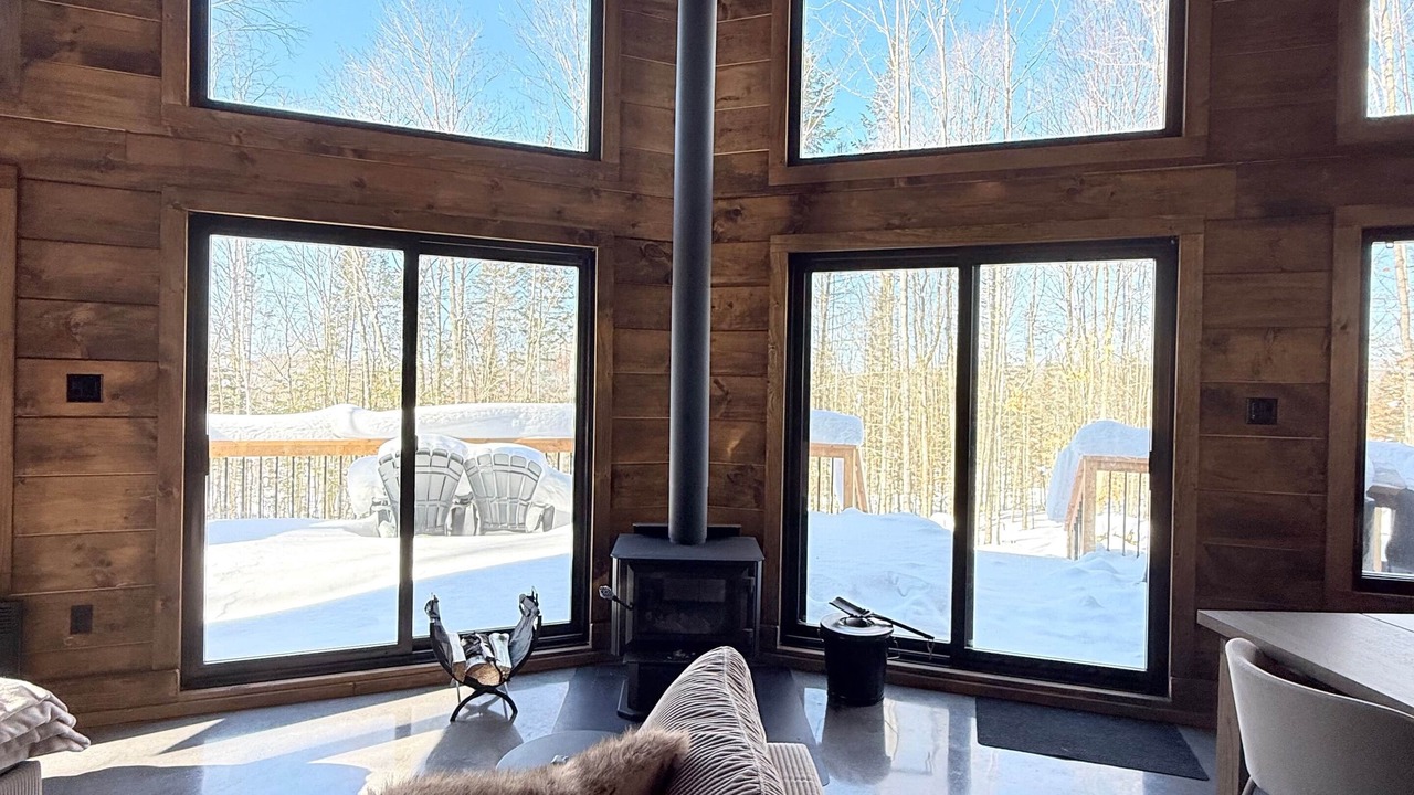 Photo of Livingroom in Amherst
