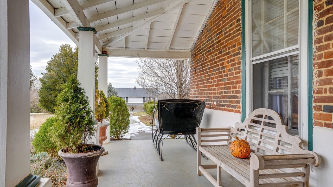 Photo of Patio Balcony in Clifford