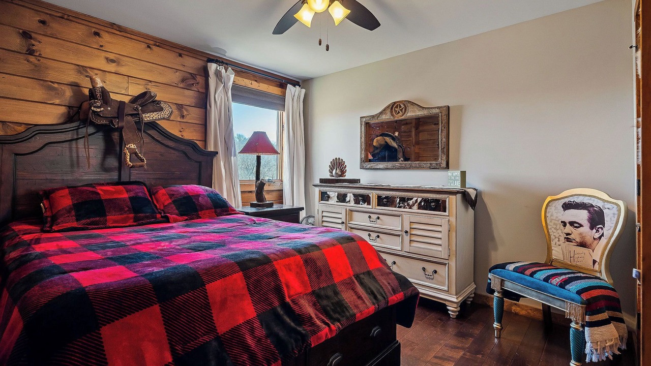Photo of Bedroom in Smithville