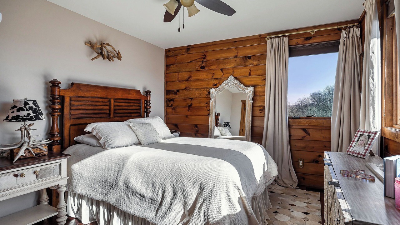 Photo of Bedroom in Smithville