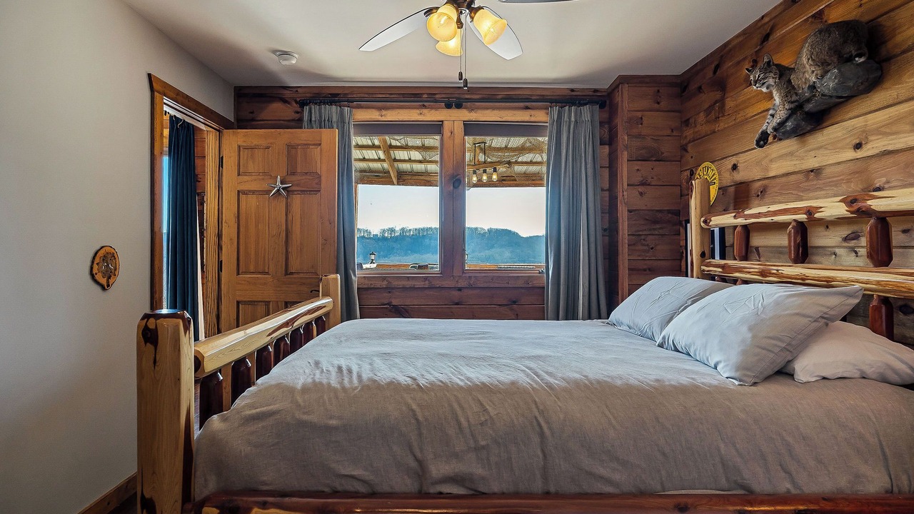 Photo of Bedroom in Smithville