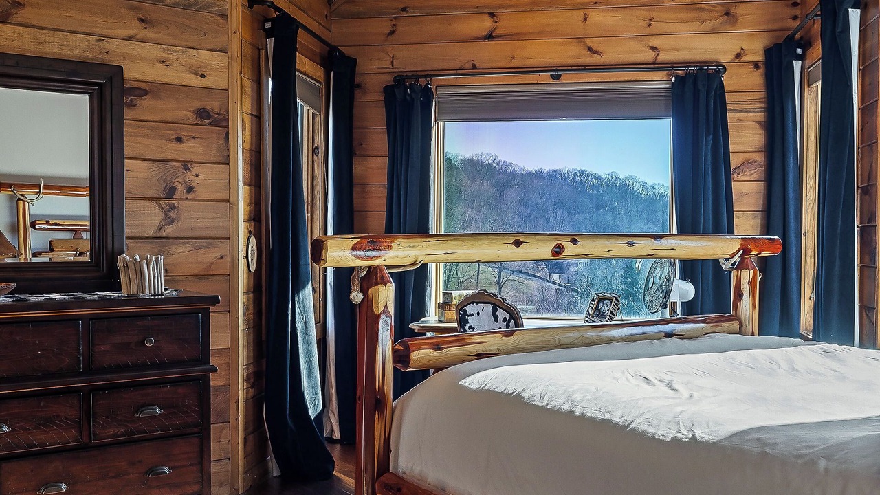 Photo of Bedroom in Smithville
