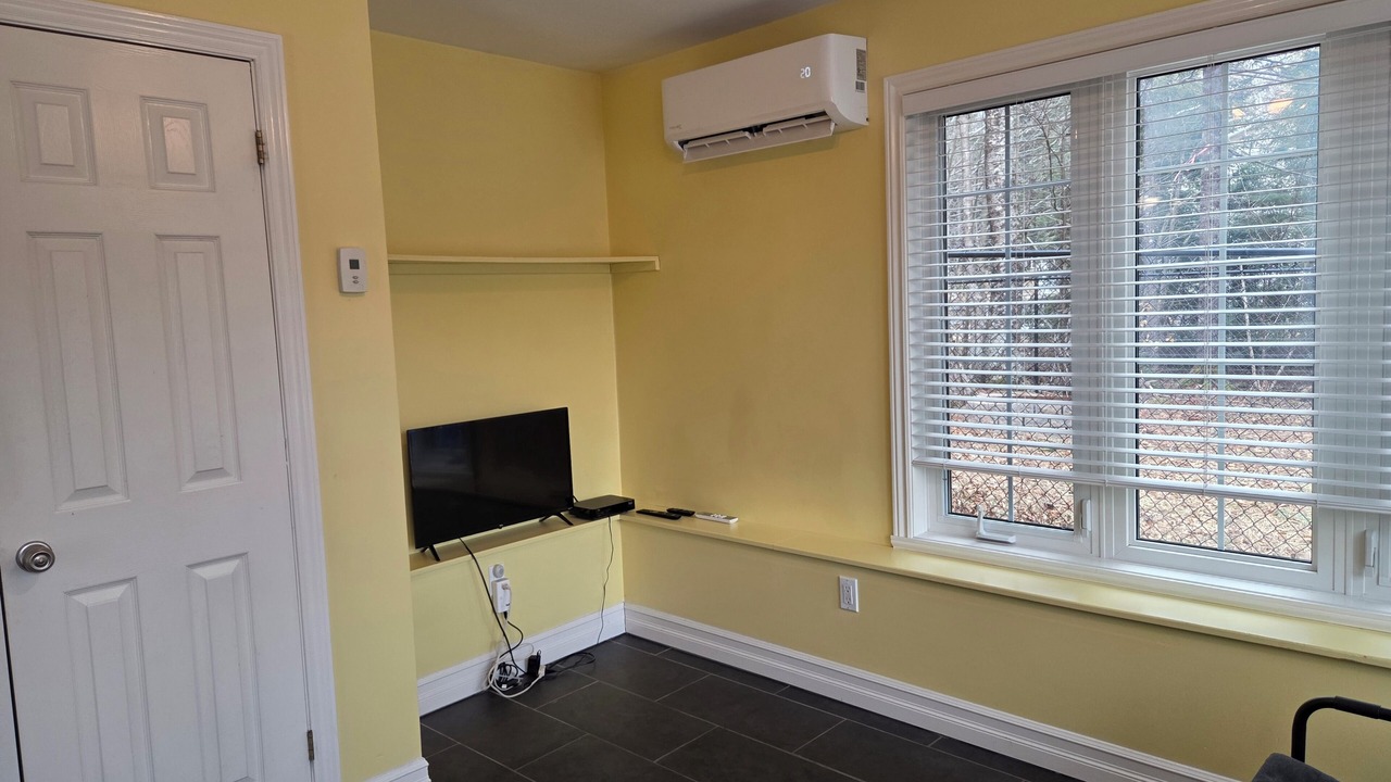 Photo of Livingroom in Halifax County