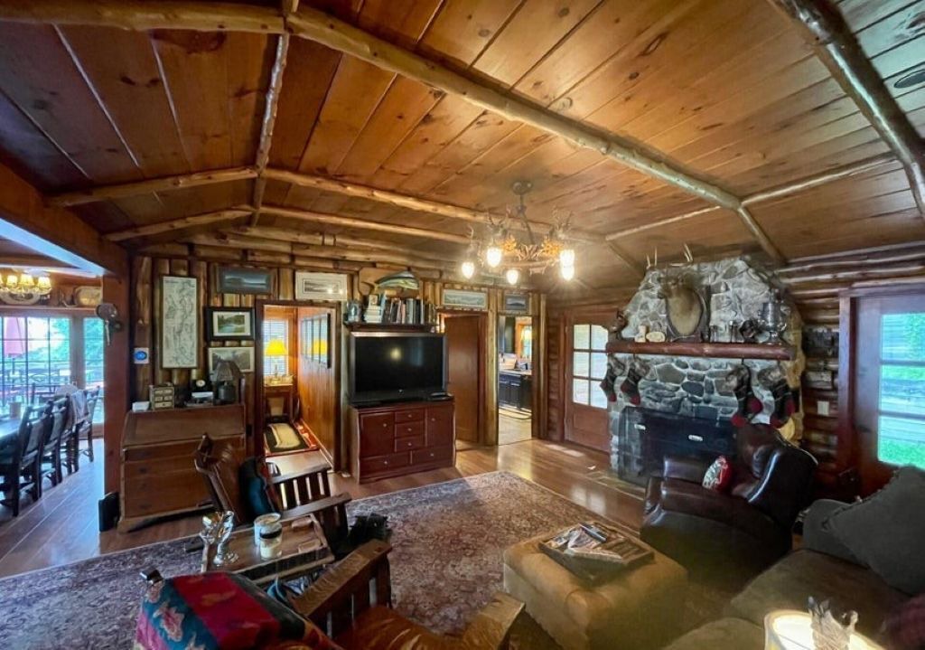 Photo of Livingroom in North Lake George