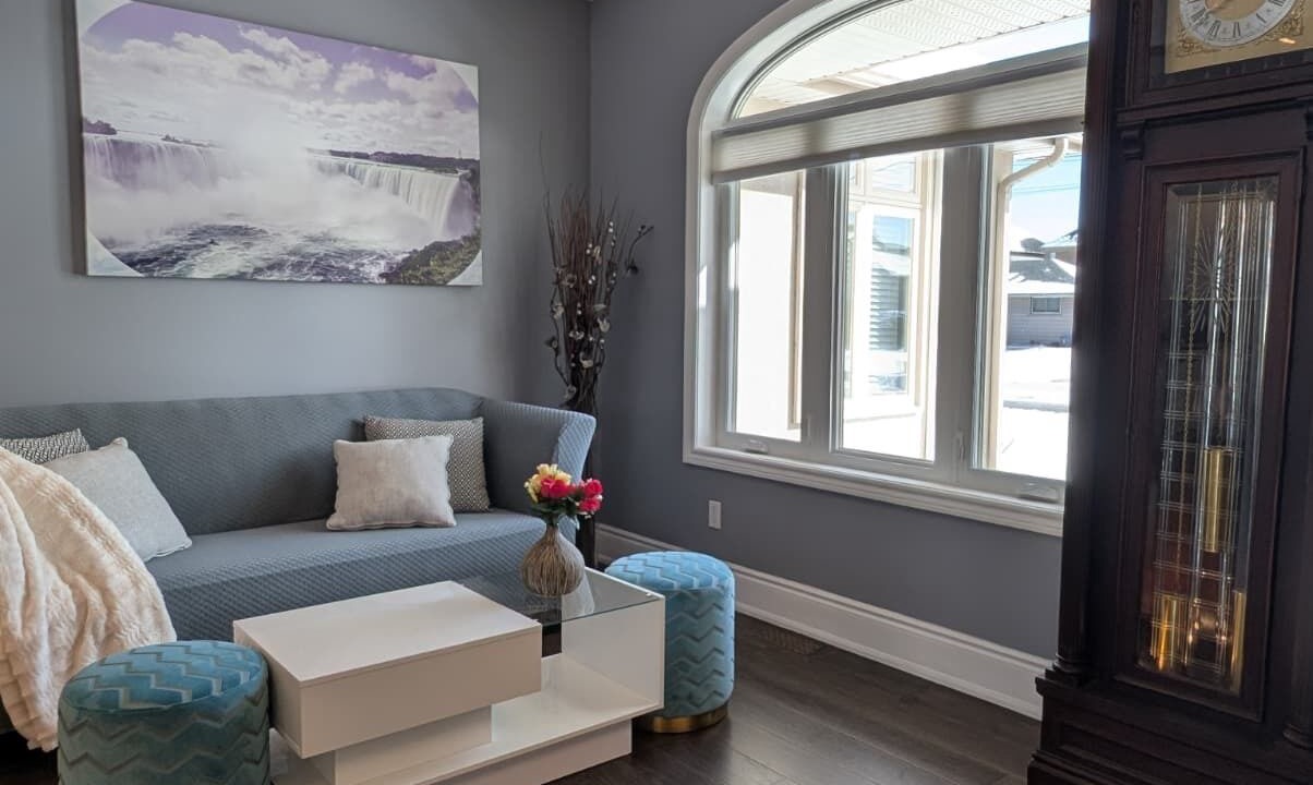 Photo of Livingroom in Niagara Falls
