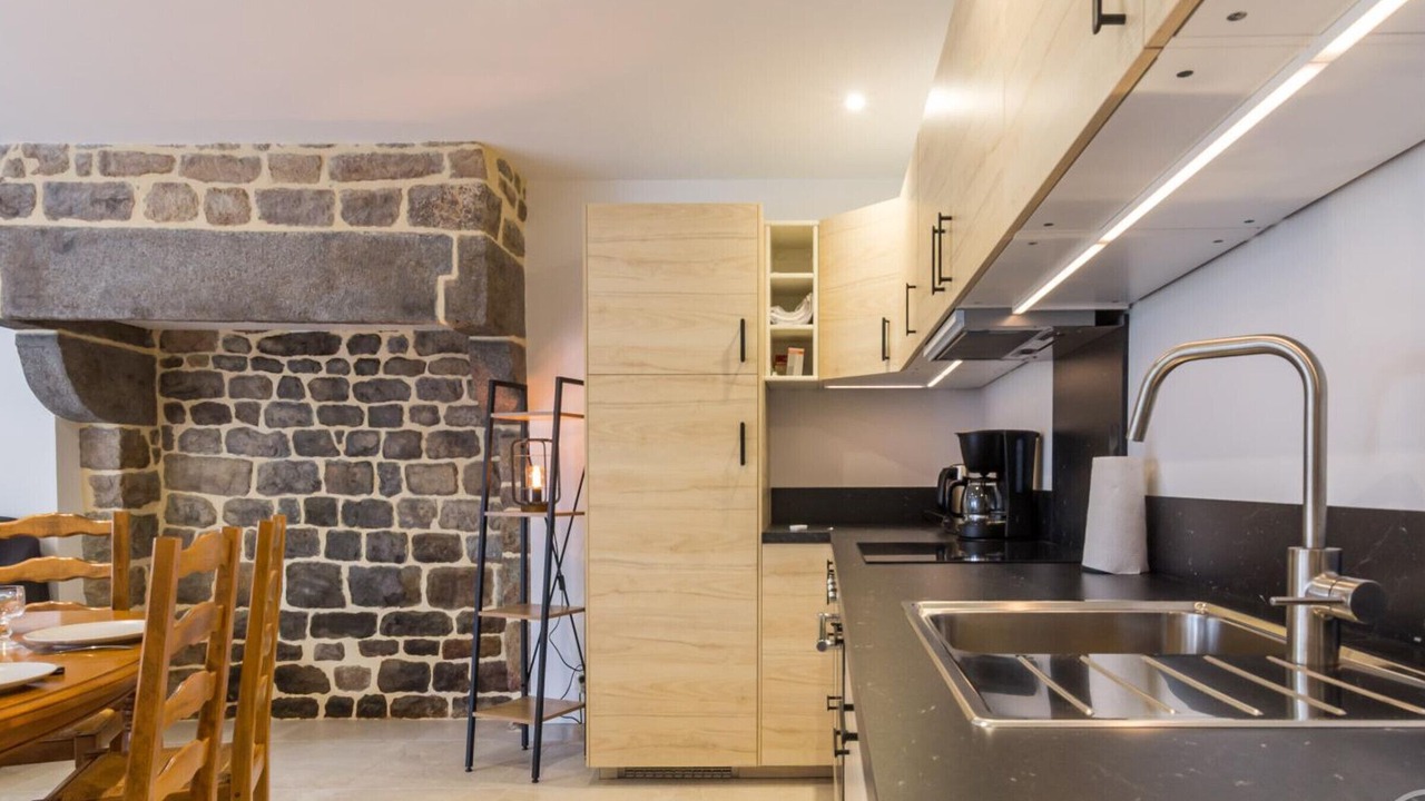 Photo of Kitchen in Cherence-le-Heron