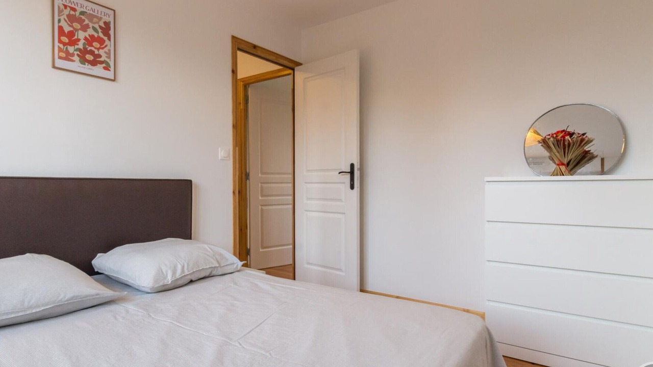 Photo of Bedroom in Cherence-le-Heron