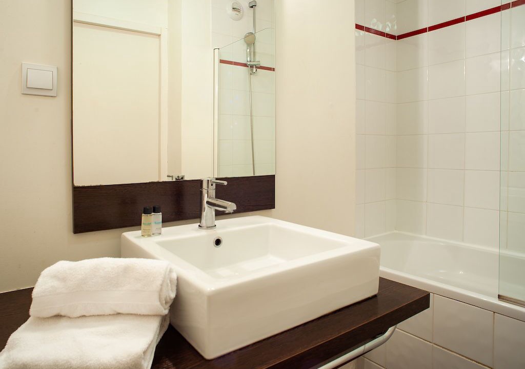 Photo of Bathroom in Dinan