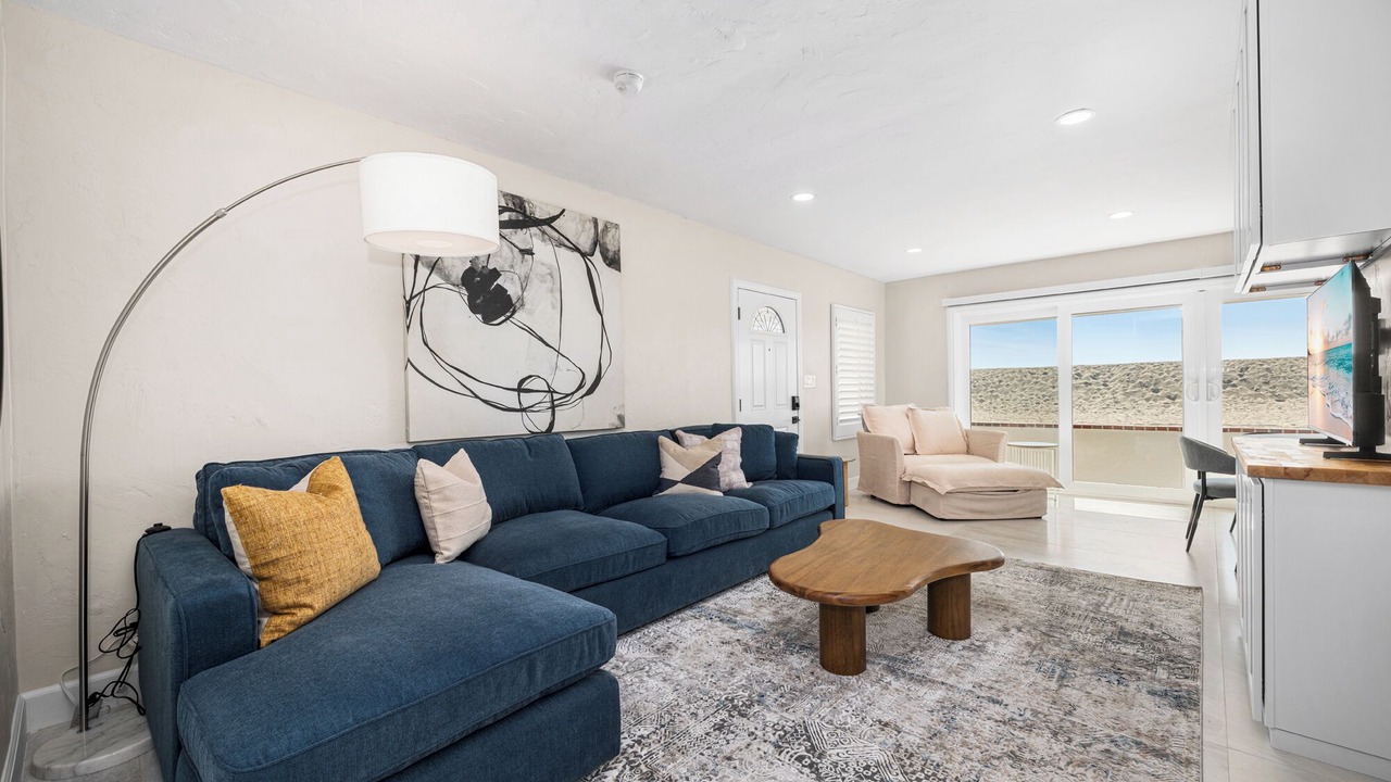 Photo of Livingroom in Old Towne
