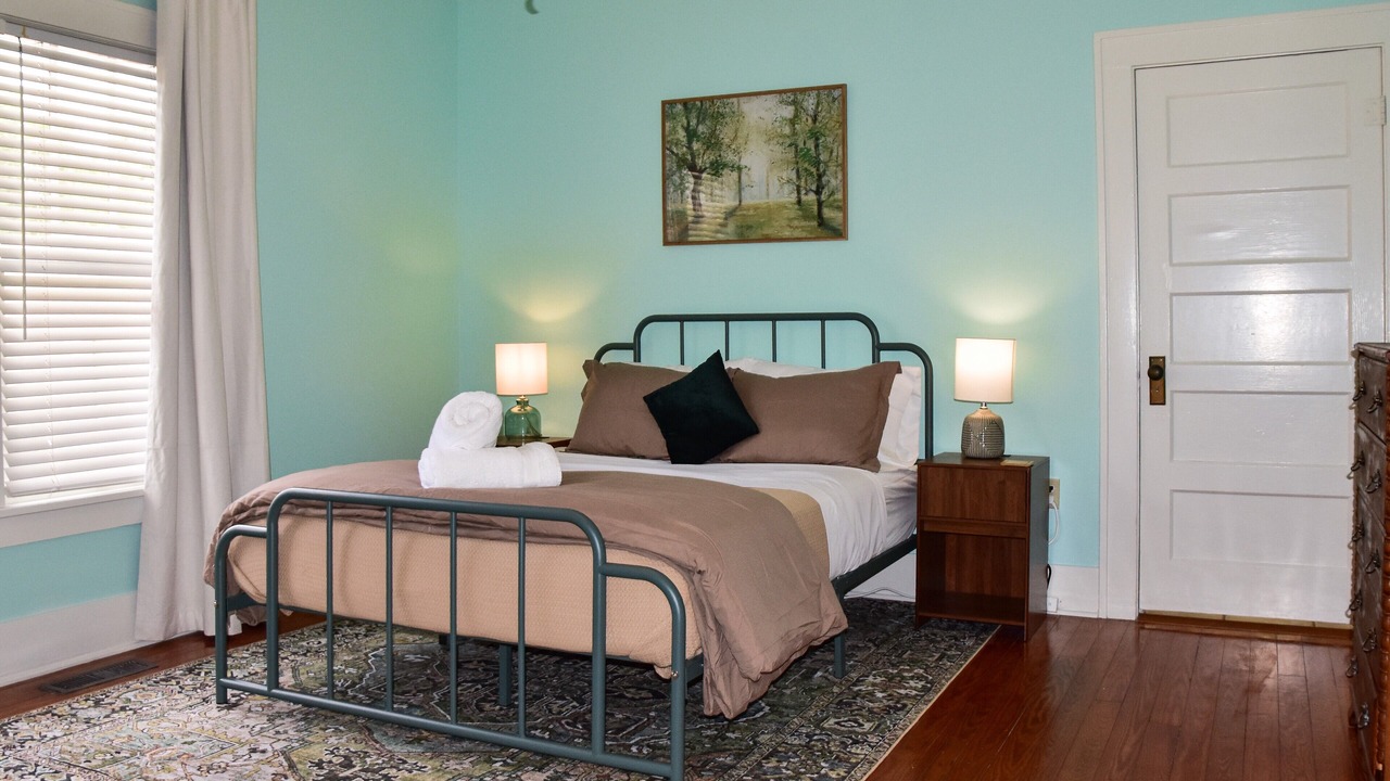 Photo of Bedroom in Benton