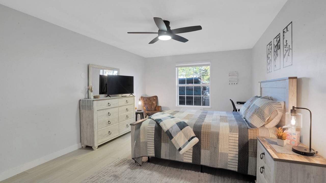Photo of Bedroom in Aztec
