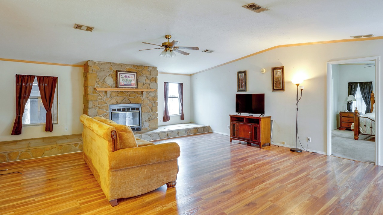 Photo of Livingroom in Perry