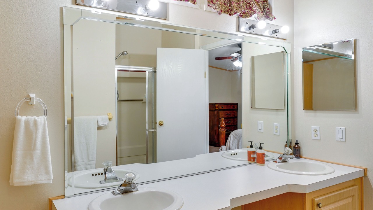 Photo of Bathroom in Perry
