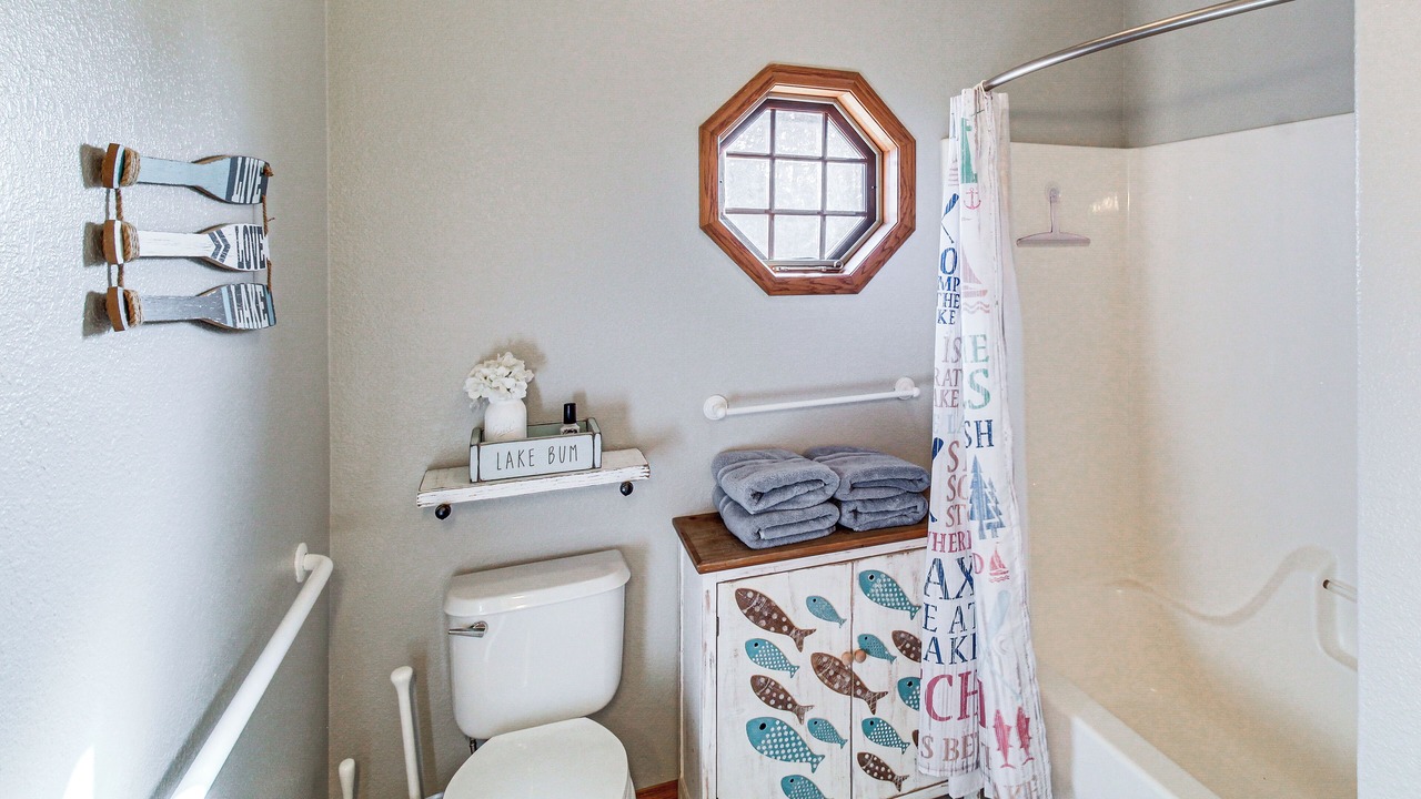 Photo of Bathroom in Lonergan