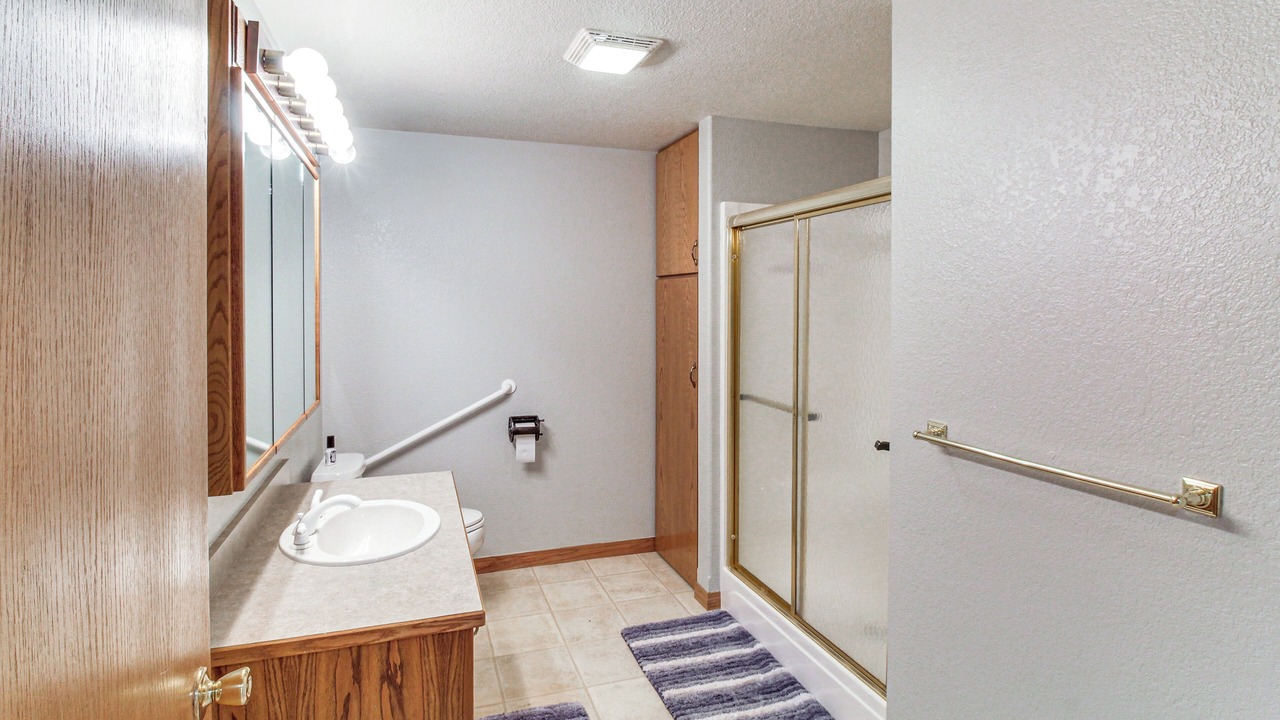 Photo of Bathroom in Lonergan