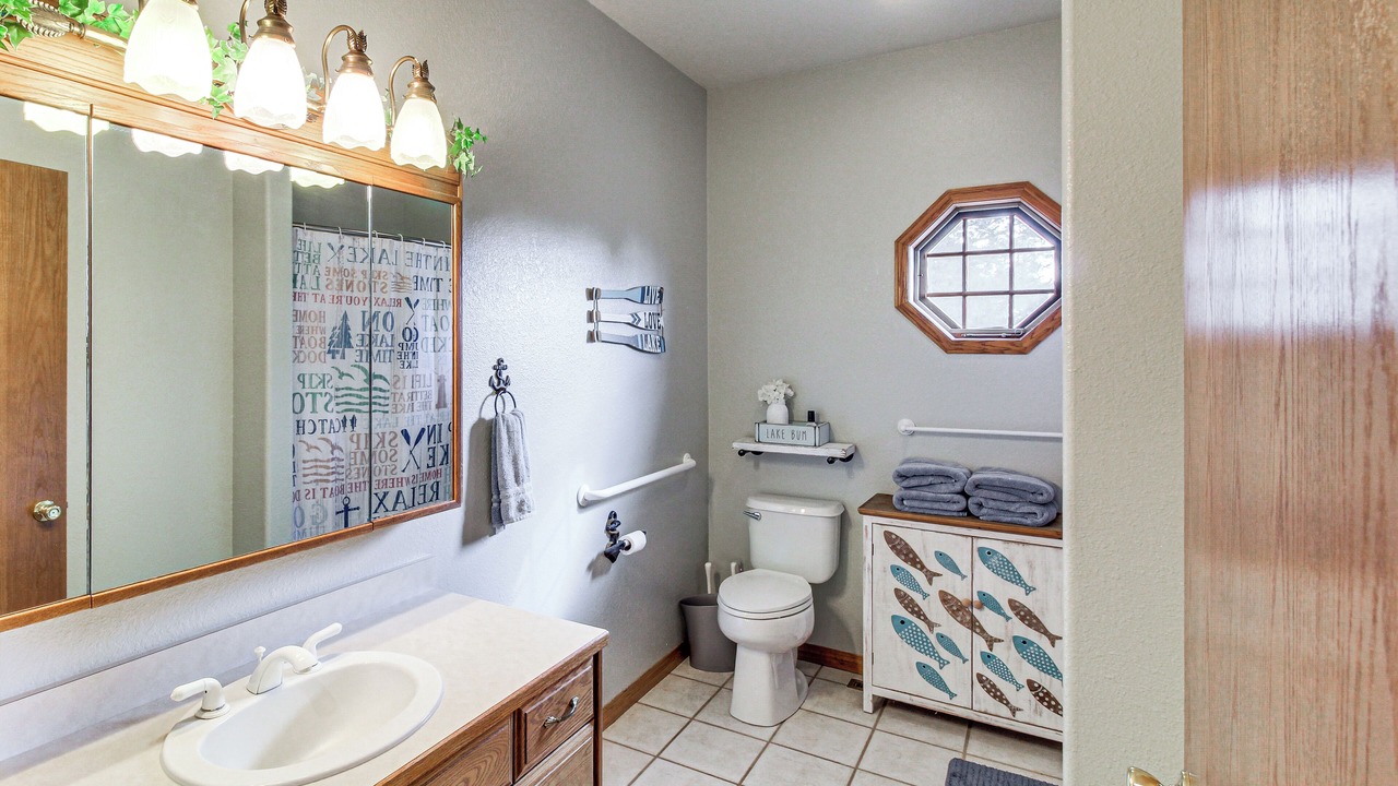 Photo of Bathroom in Lonergan