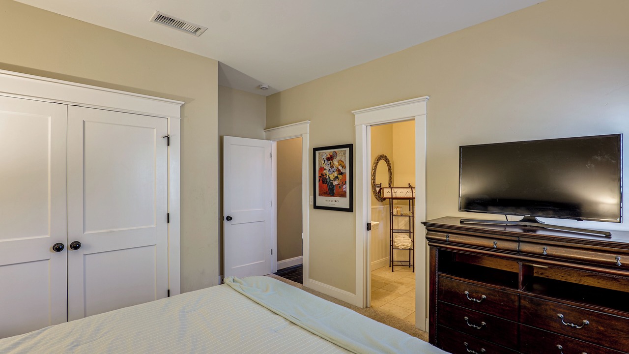 Photo of Bedroom in Roswell