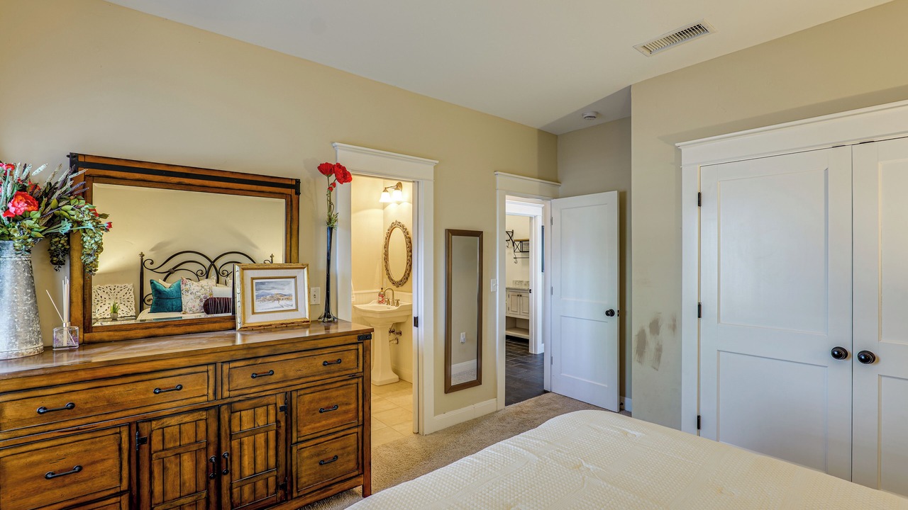 Photo of Bedroom in Roswell
