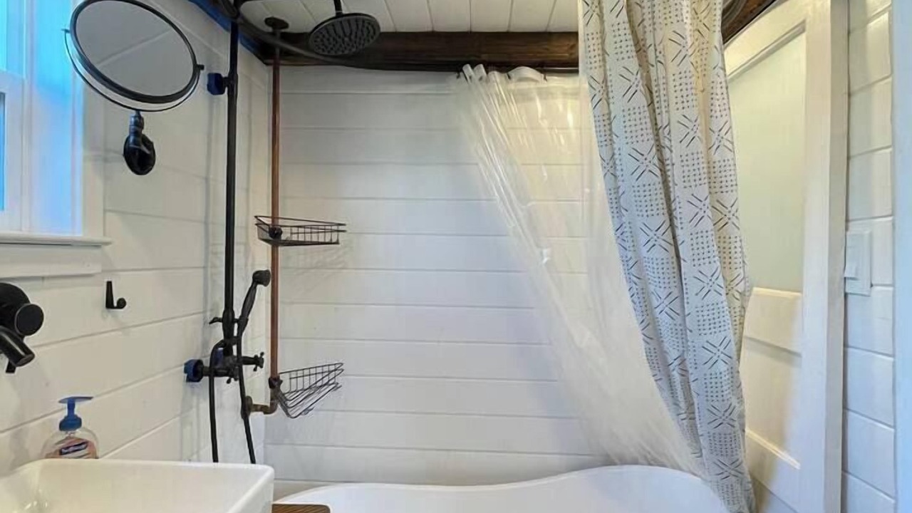 Photo of Bathroom in North and East