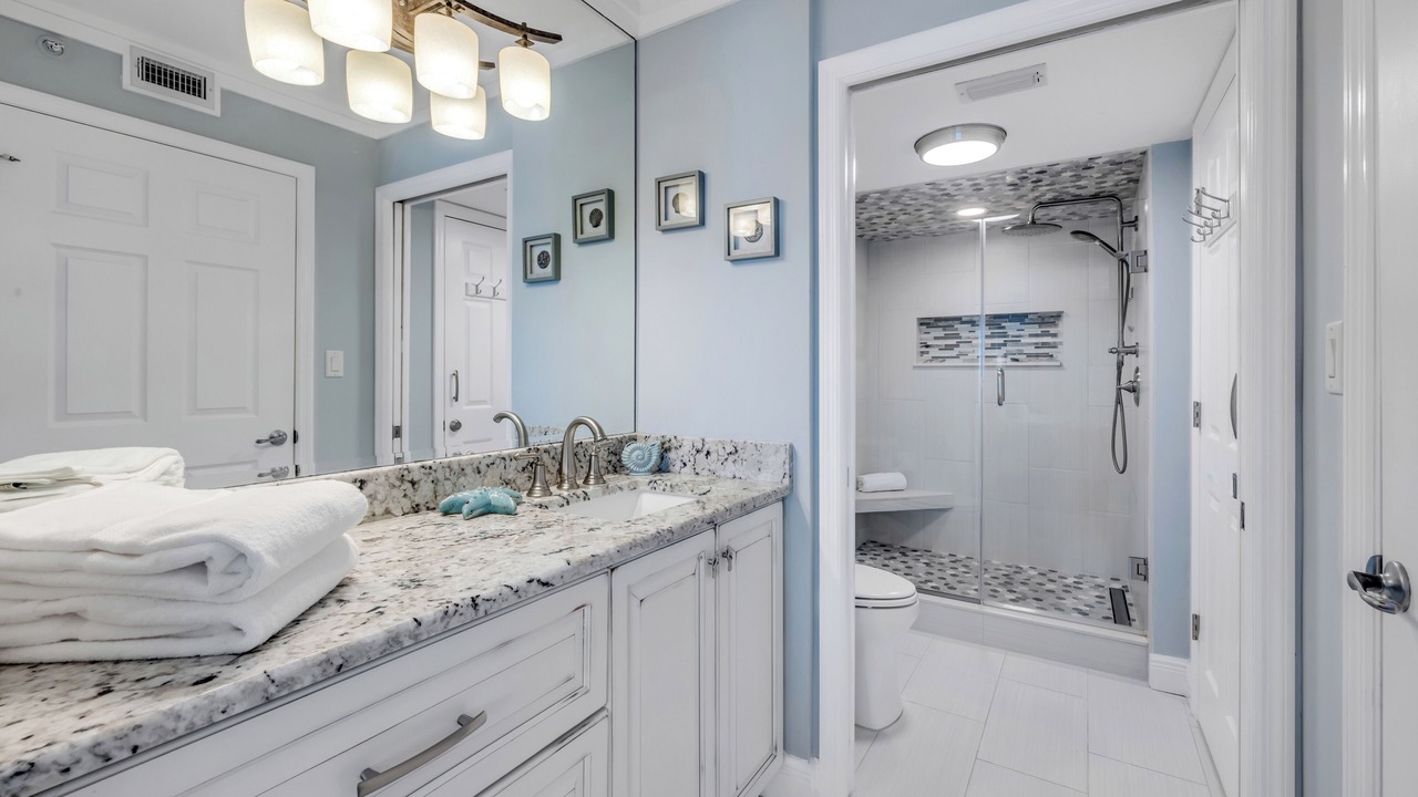 Photo of Bathroom in Seawinds Condo