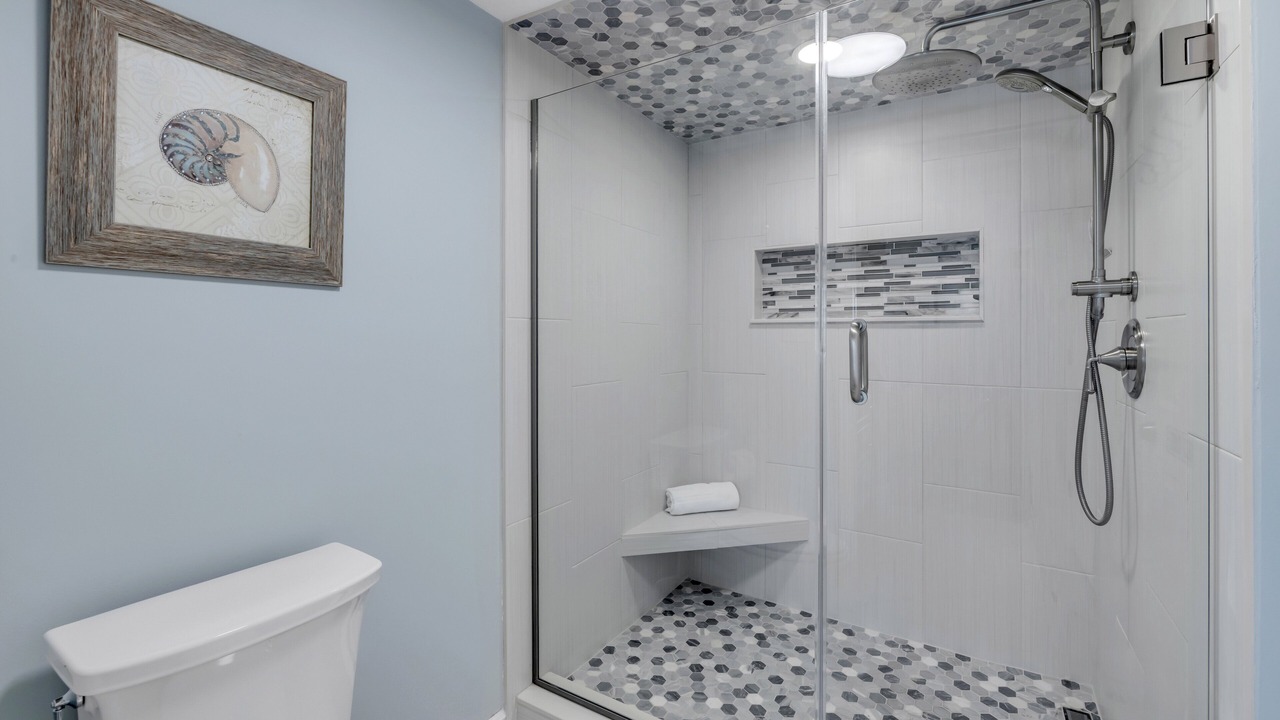 Photo of Bathroom in Seawinds Condo