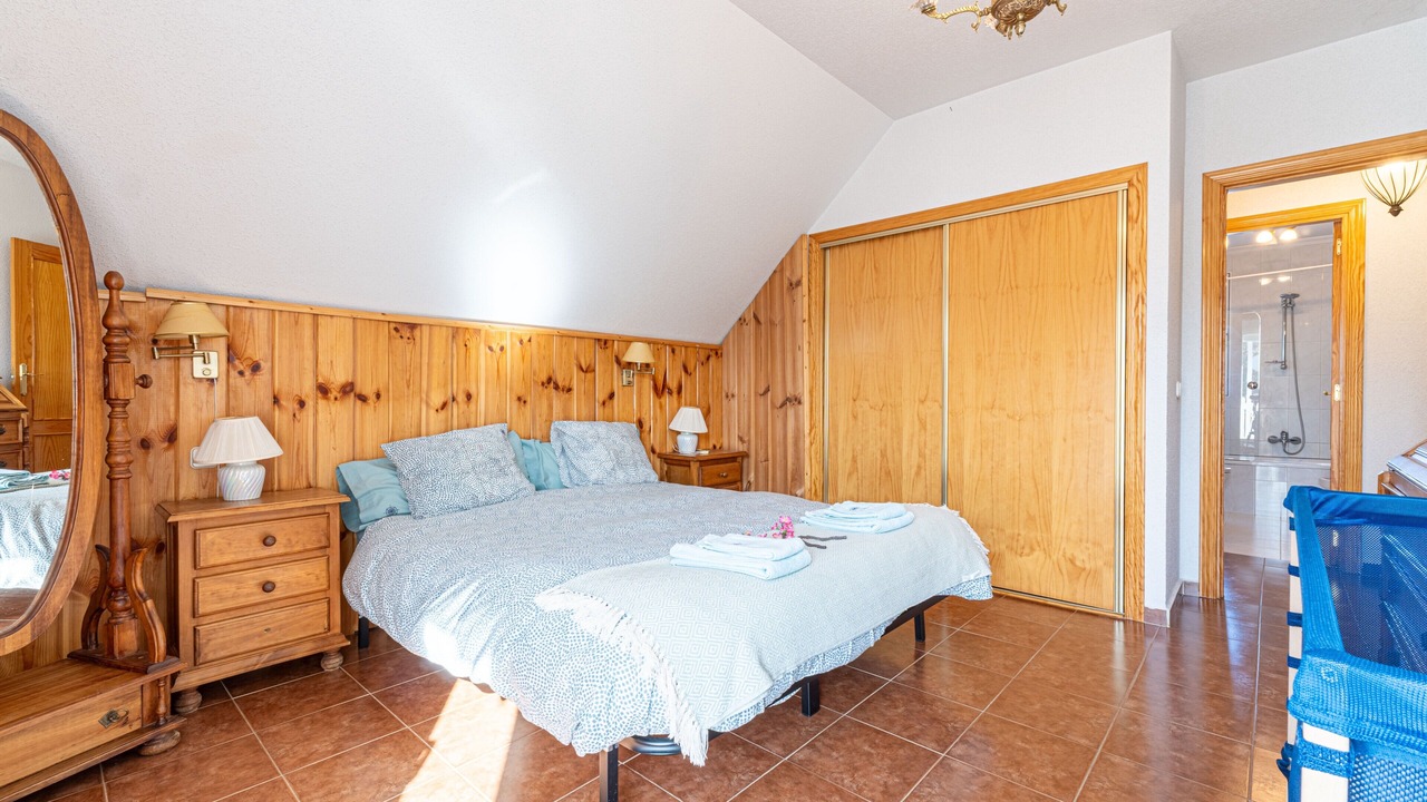 Photo of Bedroom in Los Angeles de San Rafael