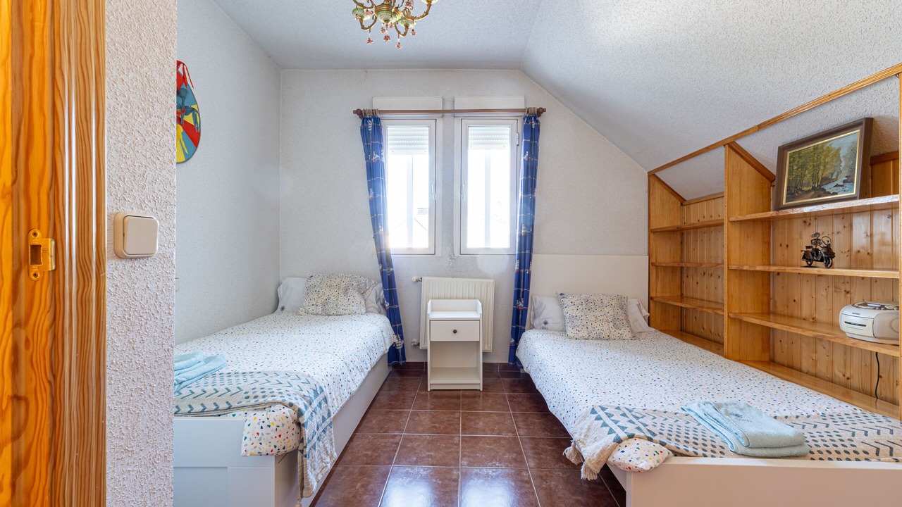 Photo of Bedroom in Los Angeles de San Rafael