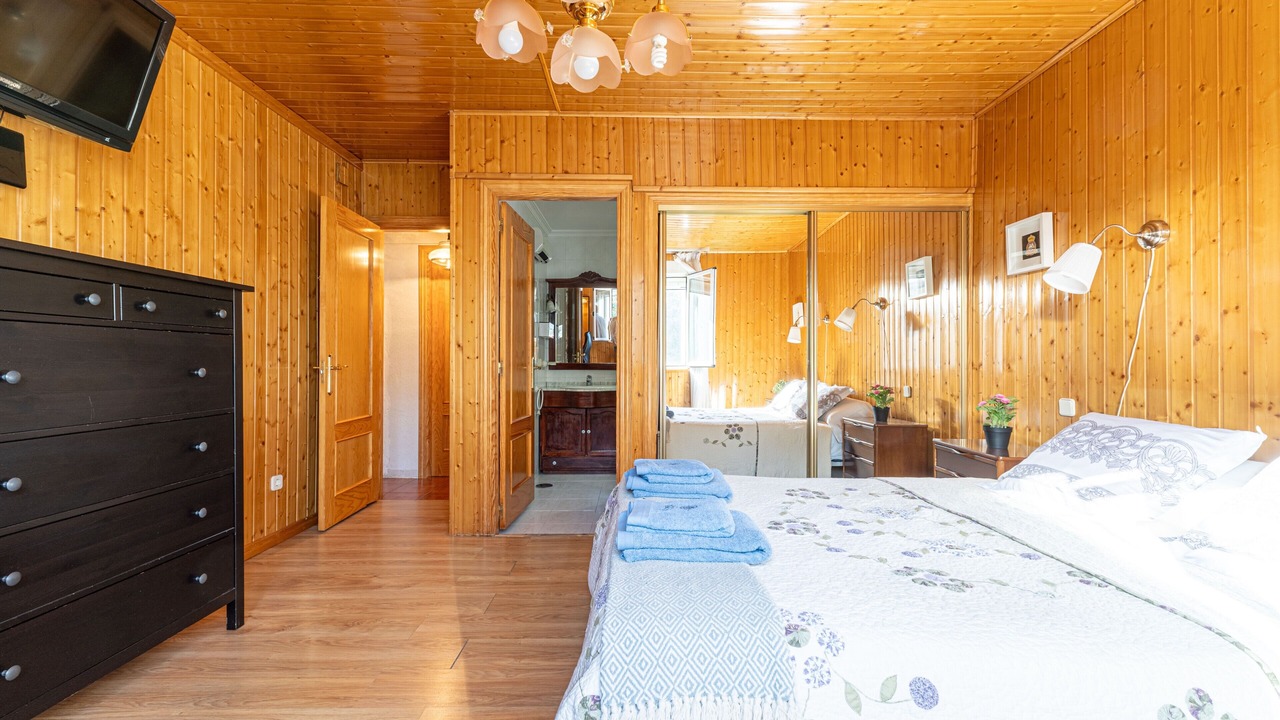 Photo of Bedroom in Los Angeles de San Rafael