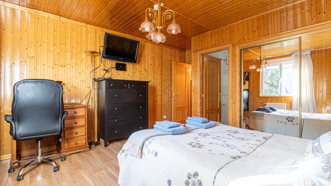 Photo of Bedroom in Los Angeles de San Rafael