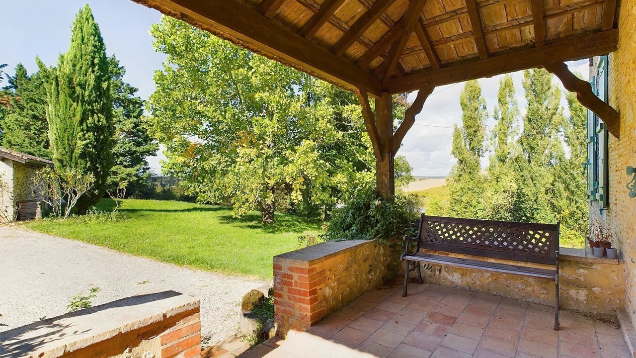 Photo of Patio Balcony in Beaugas