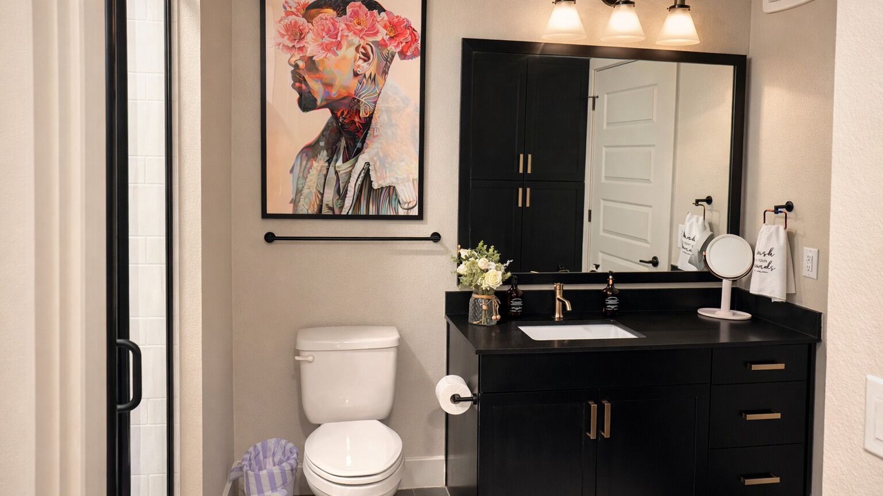 Photo of Bathroom in Deep Ellum