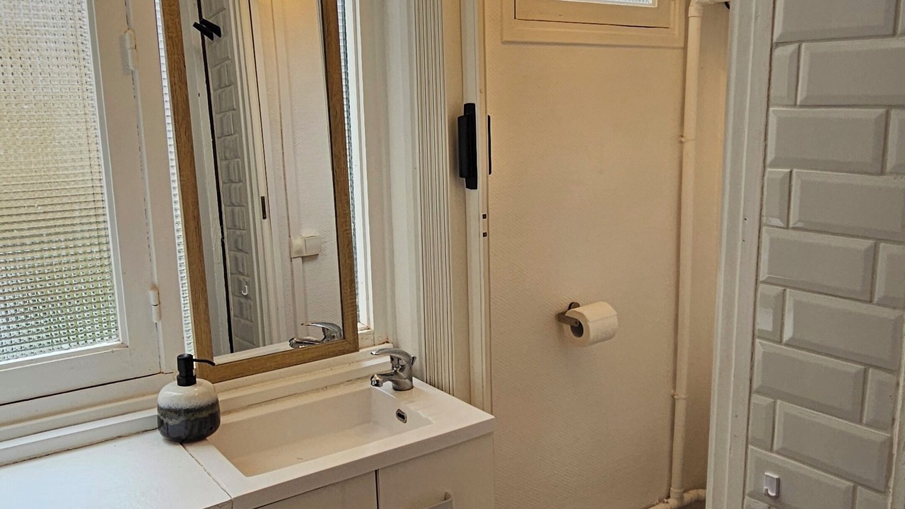 Photo of Bathroom in Anatole France Danton