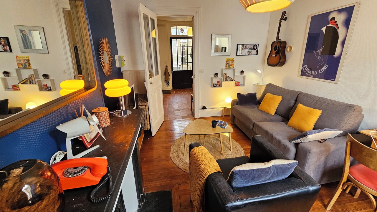 Photo of Livingroom in Anatole France Danton