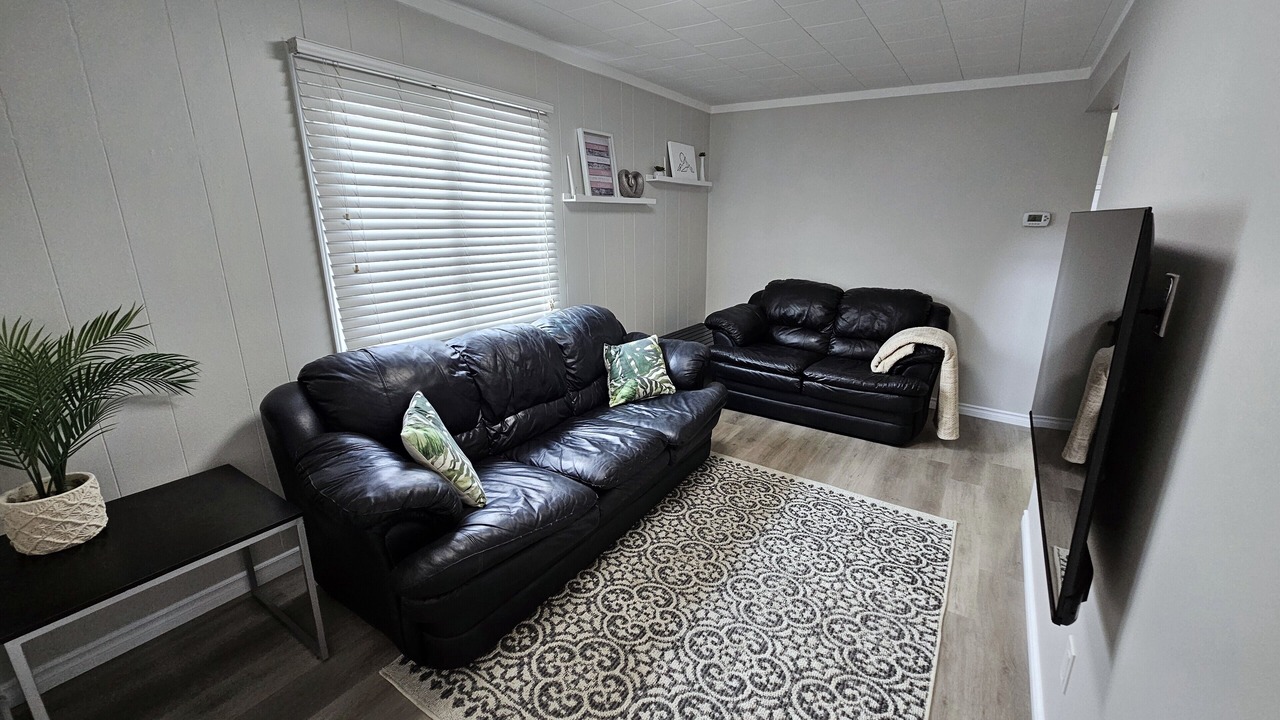 Photo of Livingroom in Inner Harbour