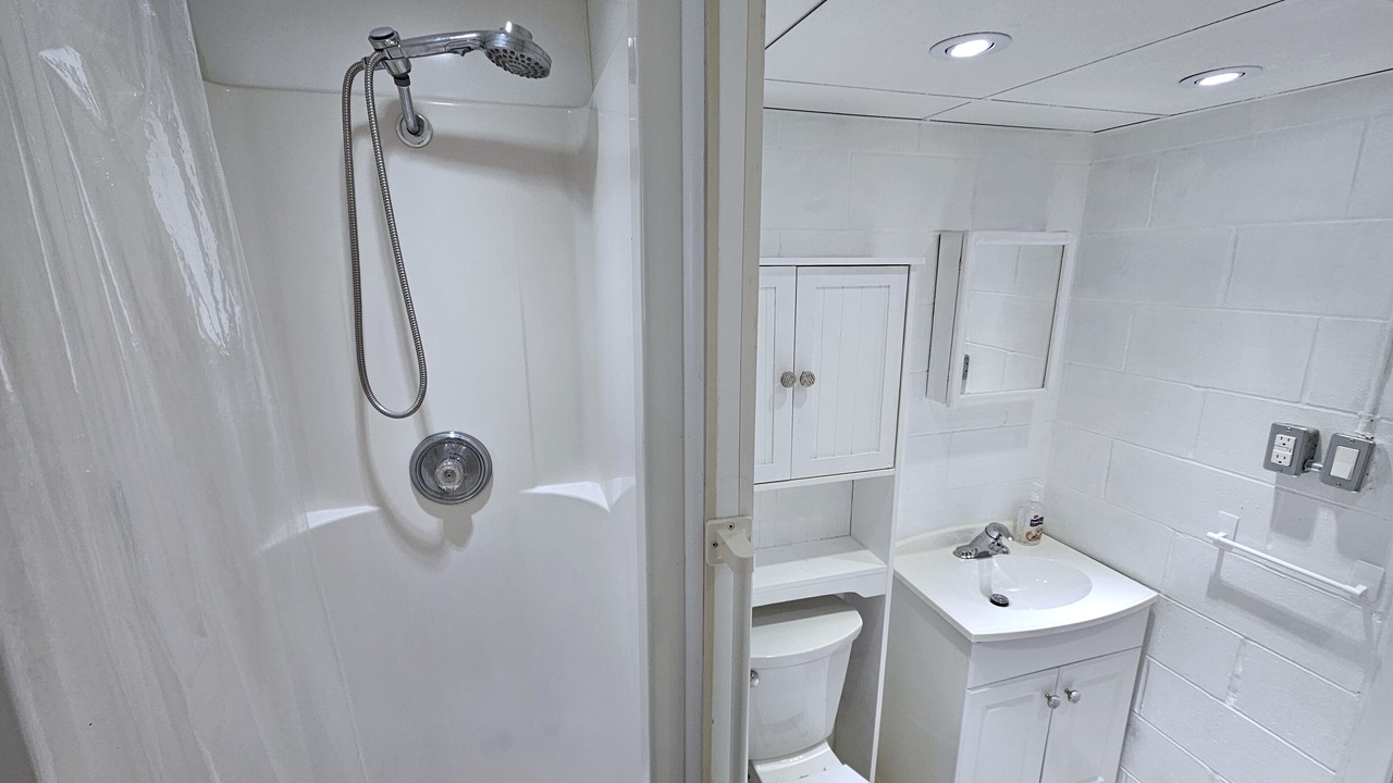 Photo of Bathroom in Inner Harbour