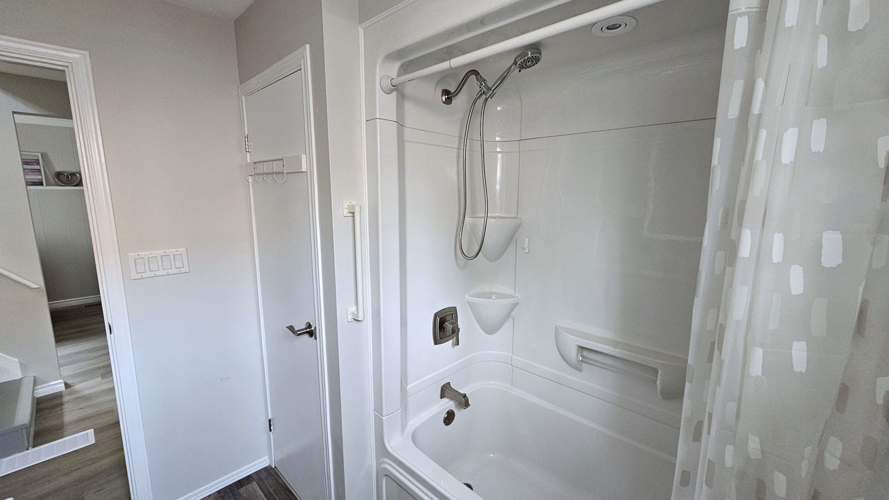 Photo of Bathroom in Inner Harbour
