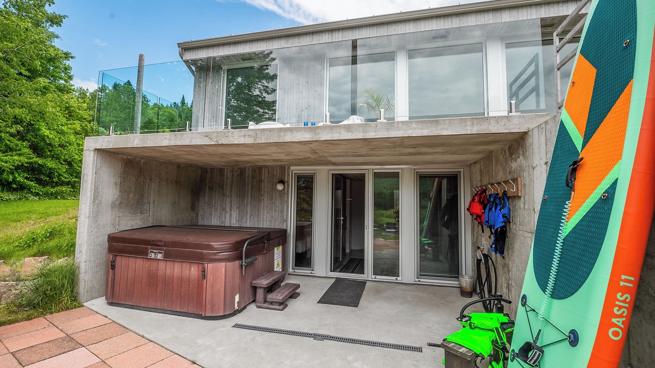 Photo of Patio Balcony in Stoneham-et-Tewkesbury