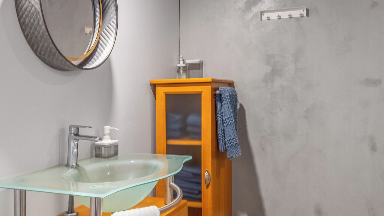 Photo of Bathroom in Stoneham-et-Tewkesbury
