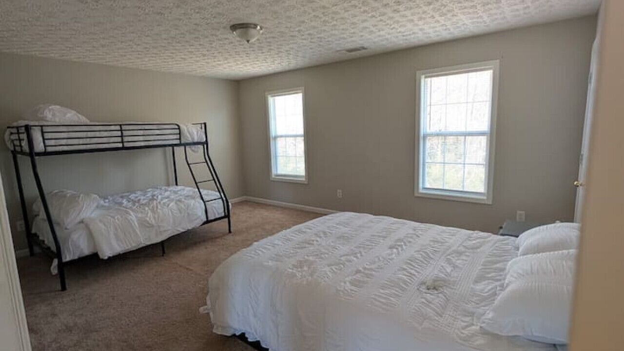 Photo of Bedroom in Oak Hill