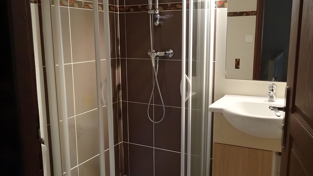 Photo of Bathroom in Salles-Curan